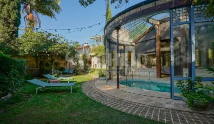 Casa à venda estilo Vila Italiana no  Jardim dos Estados. 7 quartos ( 5 suítes), 3 vagas