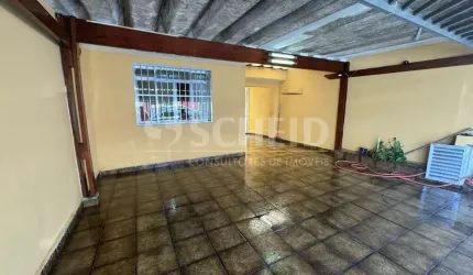 Casa Térrea no Campo Grande, 2 quartos, sendo 1 suíte, salas de estar e jantar e 2 vagas.