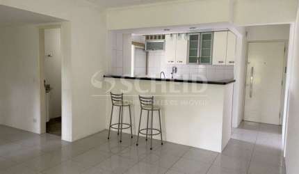 Lindo Apartamento para Locação  3 Dormitórios (1 Suíte), 2 Vagas  Condomínio em Rua Fechada