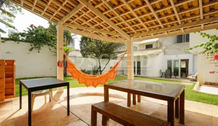 Casa à Venda  no bairro Alto da Boa Vista - SP com 292 m² Construídos e 444 m² de Terreno!