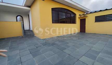 Casa para locação de 360,00m² útil, com 3 quartos e 1 edícula, no Jardim Marajoara