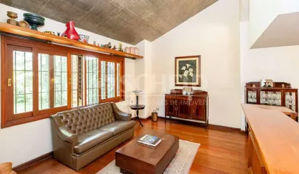 Alto da Boa Vista, venda casa de 232m, 03  quartos, suíte, 05 vagas de garagem, quintal com churrasq