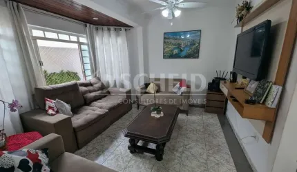 Ótima Casa 181m2 em excelente rua!!! 3 dorms, 1 sala, copa/cozinha espaçosa, 3 banheiros, quintal!!
