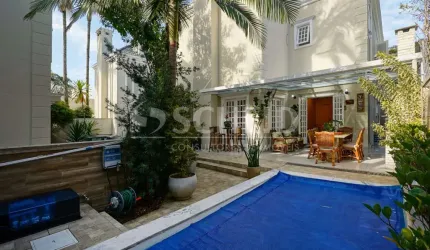 Casa de condomínio Alto da Boa Vista, com 4 suítes e recém reformada !