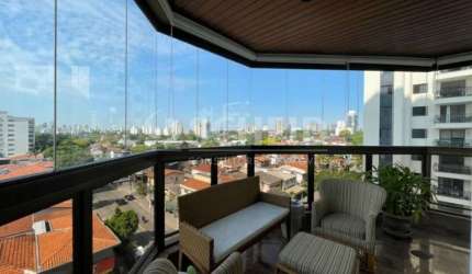 Apartamento á Venda no Campo Belo com 239m², 4 quartos sendo 3 suítes, 3 vagas.