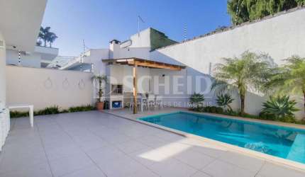 Casa térrea com 240 m² na Granja Julieta , 3 Suítes, Piscina e Espaço Gourmet