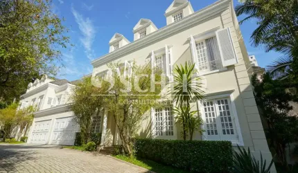 Casa de condomínio Alto da Boa Vista, com 4 suítes e recém reformada !