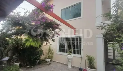Casa à venda com 03 dormitórios e 02 vagas no Jardim Prudência