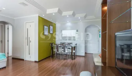 Excelente apartamento, com amplo living localizado na Avenida Washington Luís