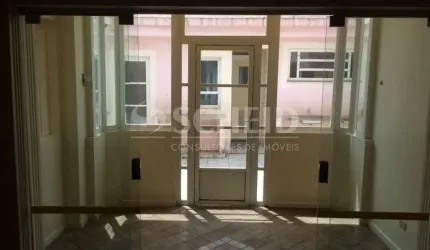 OPORTUNIDADE       AMPLA CASA, EXCELENTE RUA.