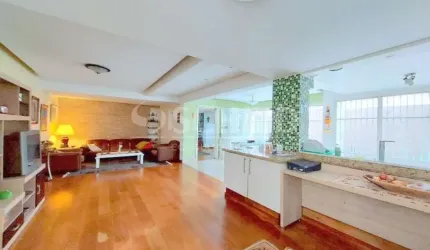 Casa assobradada 3 dormitórios á venda na Vila Alexandria em São Paulo