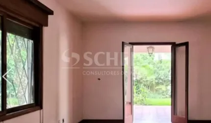 Casa com 3 Quartos e 3 banheiros à Venda, 634 m² por R$ 2.290.000