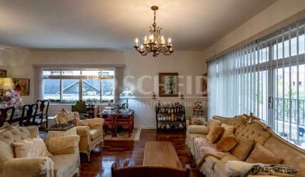 Casa térrea no Jd. Marajoara, com 4 dormitórios, piscina e área gourmet