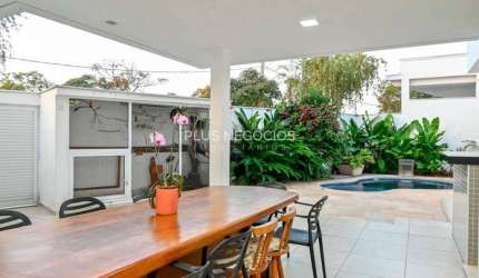 Casa à Venda no Condomínio Portal Primavera: 3 Dormitórios, 3 Suíte e 380m² de Área Útil – Conforto