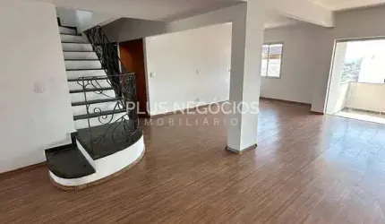 Ampla Cobertura Duplex para Locação no Centro com 4 Dormitórios, 2 Suítes, Churrasqueira e 3 Vagas
