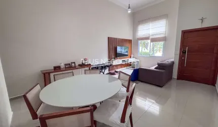 Casa no Condomínio Villa do Bosque em Sorocaba com Piscina Aquecida, 3 Suítes e área gourmet com Ch