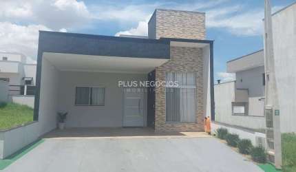 Casa térrea à venda no Horto Florestal Villagio – 2 dormitórios, área gourmet com churrasqueira, ar