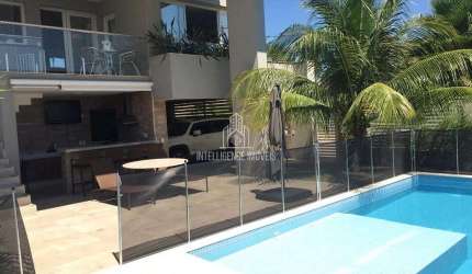 Casa à venda no Condomínio Florais Cuiabá, com 4 suítes sendo 1 suíte master com Jacuzzi em Cuiabá-
