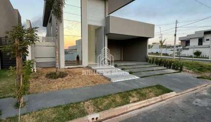 Casa à venda com 03 Suítes sendo 01 Suíte Master no Primor das Torres, em frente à Avenida das Torr