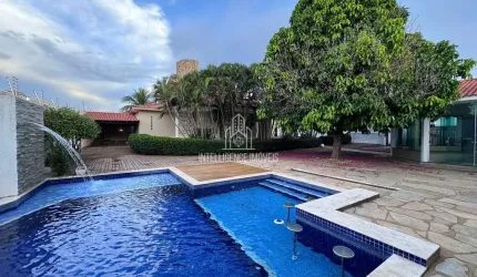 Casa à venda, Sobrado com 4 quartos sendo 1 suíte, escritório, espaço gourmet e piscina, Santa Cruz