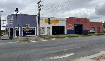 Ótimo imóvel comercial de esquina com 382,90 m² de área construída à venda no bairro Bucarein em Joinville - SC por  R$ 1.650.000,00 .
