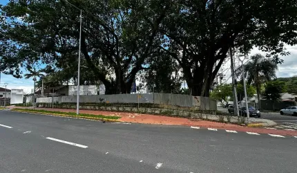 Ótimo Terreno de esquina com 1.607,96m² à venda no bairro Anita Garibaldi em Joinville - SC