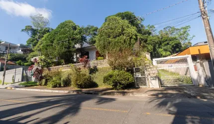 Excelente Casa com 1 suíte mais 2 quartos à venda no bairro Saguaçu em Joinville- SC