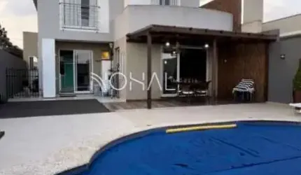 Sobrado Semimobiliado em Condomínio Fechado