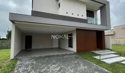 Residência a venda Semi Mobiliada com 3 suítes e Piscina no Condomínio Alphavile