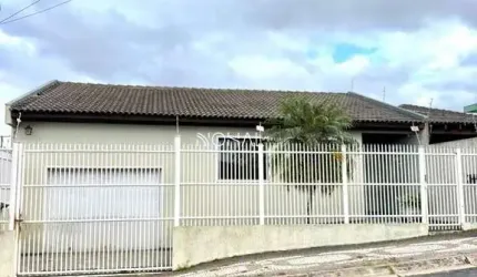 Casa térrea a venda com 3 quartos sendo 1 suíte no Bairro Boa Vista