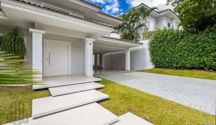 Sobrado com 3 dormitórios à venda, 300 m² por - Santa Felicidade - Curitiba/PR
