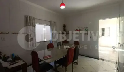 Ótima casa a venda no bairro Cidade Jardim em Uberlândia