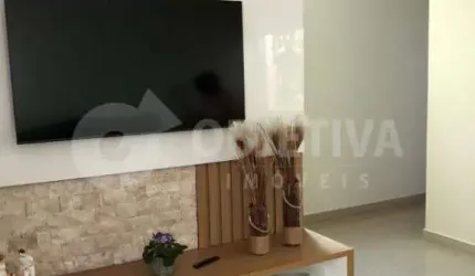 Ótimo Sobrado com ponto comercial a venda no bairro Tibery em Uberlândia