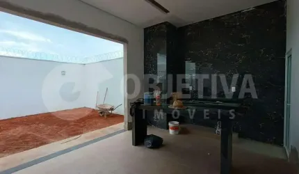 Linda casa no bairro praça alto Umuarama