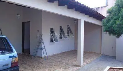 Ótima casa no Jardim Ipanema a venda