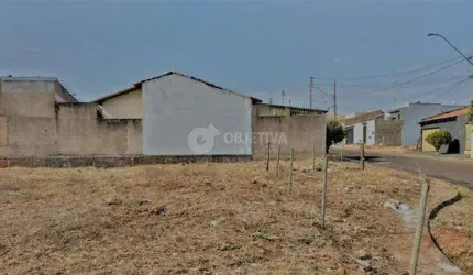 Terreno localizado no bairro Taiaman