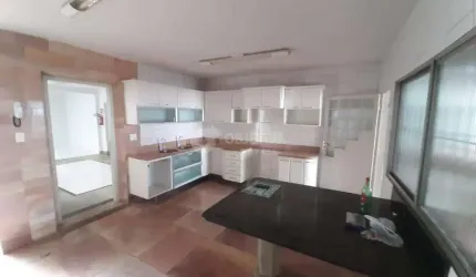 Excelente casa comercial na melhor localização do bairro Brasil