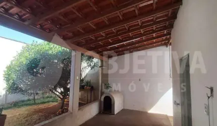 Ótima casa no Bairro Jardim Palmeiras em Uberlândia.