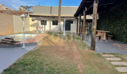 Excelente casa recém reformada no Bairro Alto Umuarama em Uberlândia