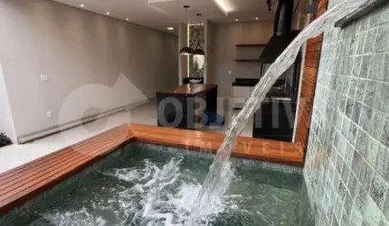 Belíssima Casa disponivel a venda no Bairro Santa Mônica