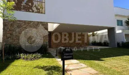 Lindo sobrado a venda no condomínio Jardins Gênova em Uberlândia