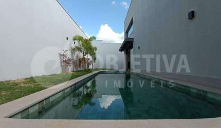 Excelente casa térrea a venda no condomínio Alphaville 1 em Uberlândia