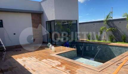 Linda casa no Condomínio fechado Arts Uberlândia