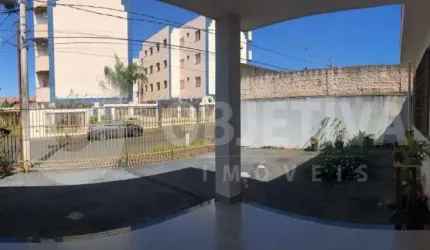 Ótima Casa Disponível Para Venda No Bairro Brasil Em Uberlândia