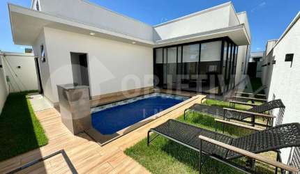 Descubra o conforto e a elegância nesta magnífica residência situada no exclusivo condomínio fechado Varanda Sul