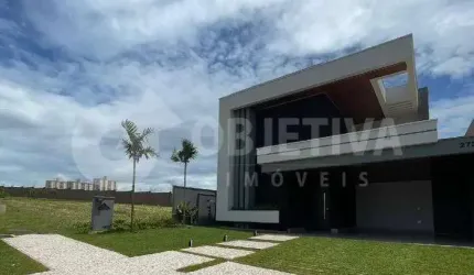Casa em Condomínio à venda, 4 quartos, 4 suítes, 4 vagas, Tamboré Uberlândia - UBERLANDIA/MG