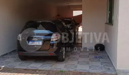 Casa à venda, 3 quartos, 1 suíte, 2 vagas, GRANADA - UBERLANDIA/MG