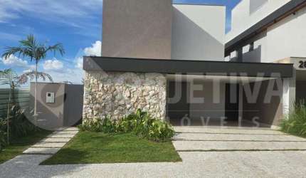 Casa em Condomínio à venda, 3 quartos, 3 suítes, 4 vagas, Tamboré Uberlândia - UBERLANDIA/MG