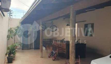 Casa à venda, 3 quartos, 2 vagas, CHACARAS TUBALINA E QUARTEL - UBERLANDIA/MG