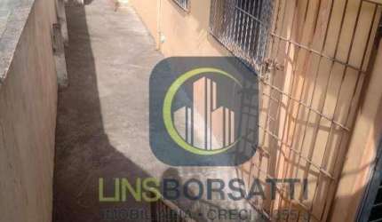 CASA COM 02 DORMITORIOS